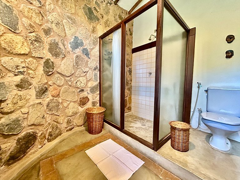 Casa ampla, piscina, churrasqueira e vista mar