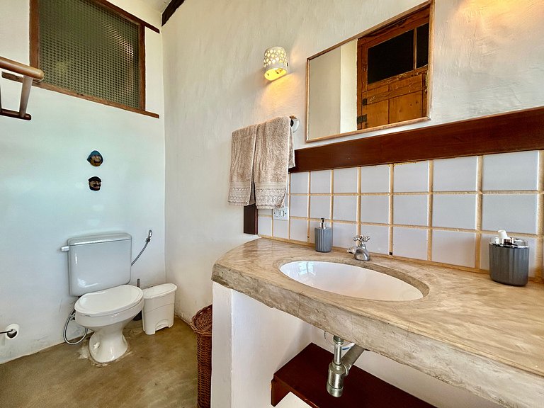 Casa ampla, piscina, churrasqueira e vista mar