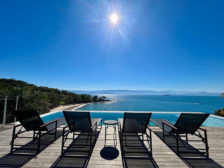 Casa nova, piscina, vista e área gourmet