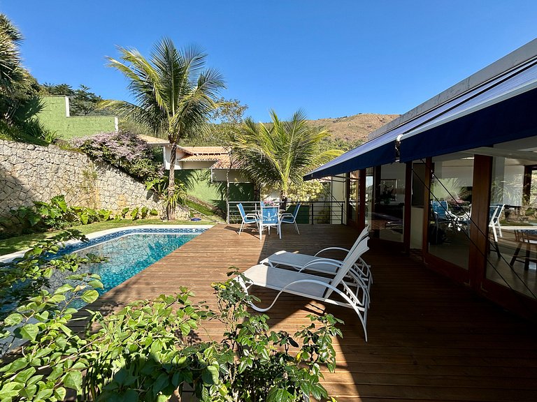 Casa em condomínio, piscina e vista espetacular