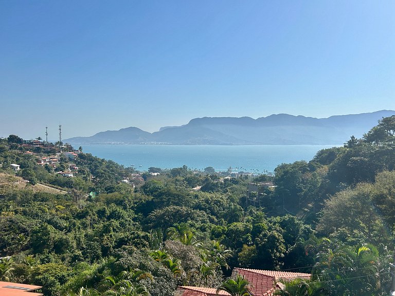 Casa em condomínio, piscina e vista espetacular