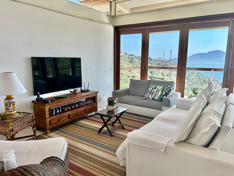 Casa em condomínio, piscina e vista espetacular