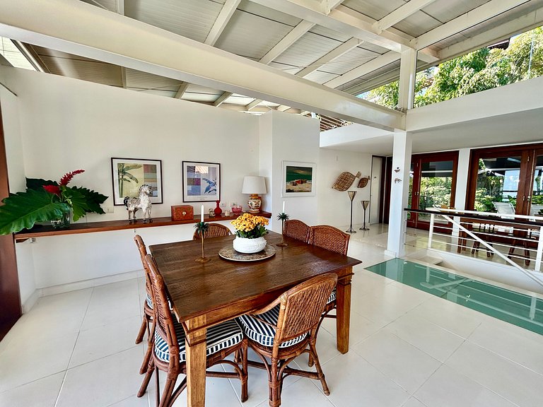 Casa em condomínio, piscina e vista espetacular