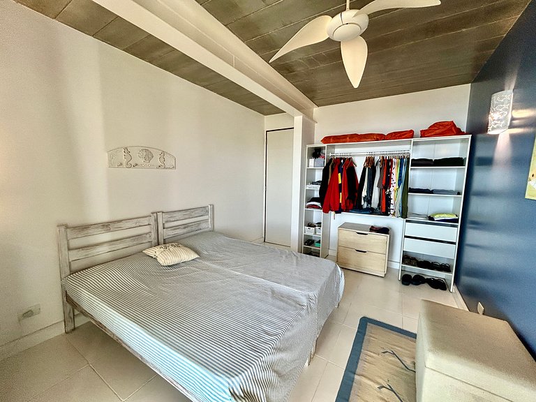 Casa em condomínio, piscina e vista espetacular