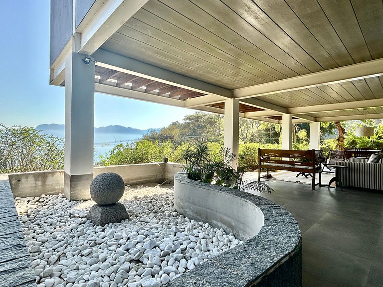 Casa em condomínio, piscina e vista espetacular
