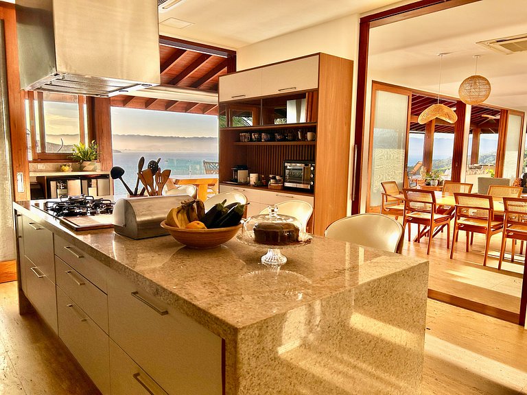 Piscina aquecida, hidro, espaço gourmet e vista