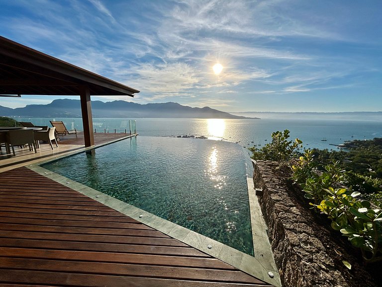 Piscina aquecida, hidro, espaço gourmet e vista