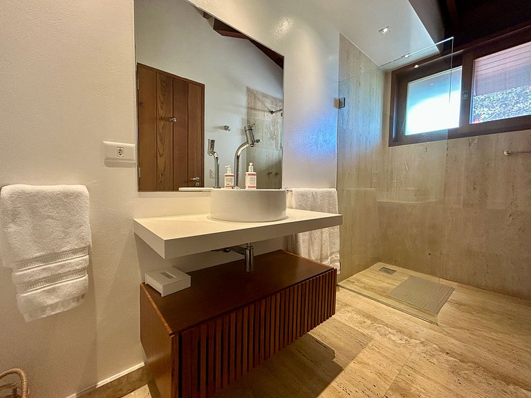 Piscina aquecida, hidro, espaço gourmet e vista