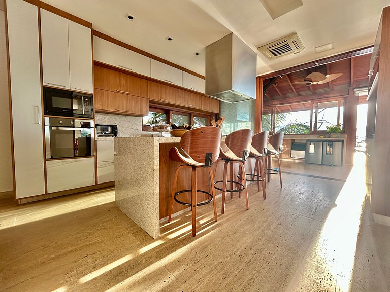 Piscina aquecida, hidro, espaço gourmet e vista