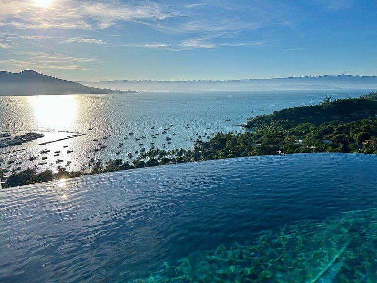 Piscina aquecida, hidro, espaço gourmet e vista