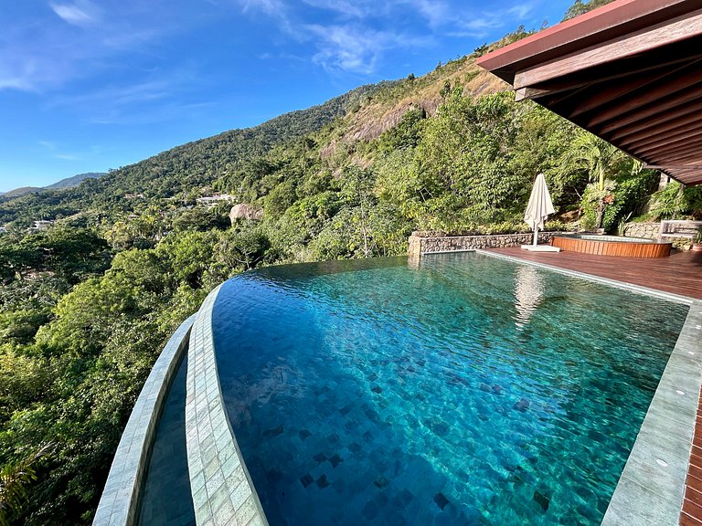 Piscina aquecida, hidro, espaço gourmet e vista
