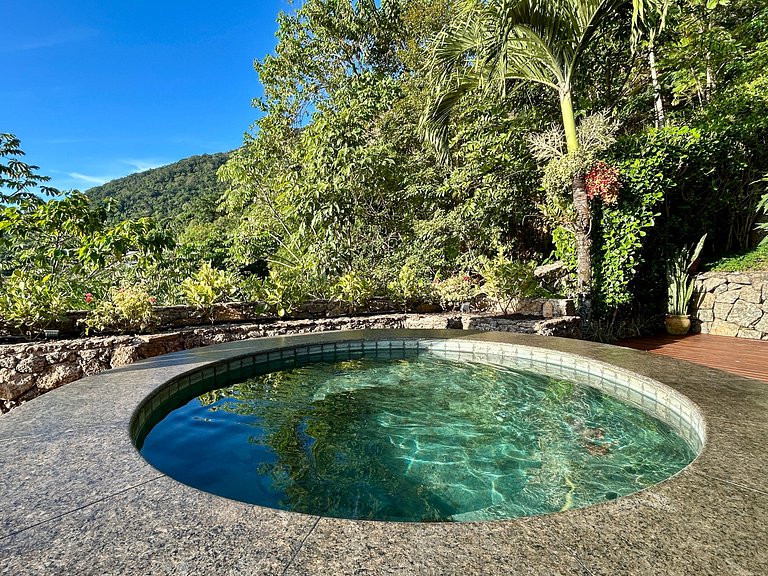 Piscina aquecida, hidro, espaço gourmet e vista