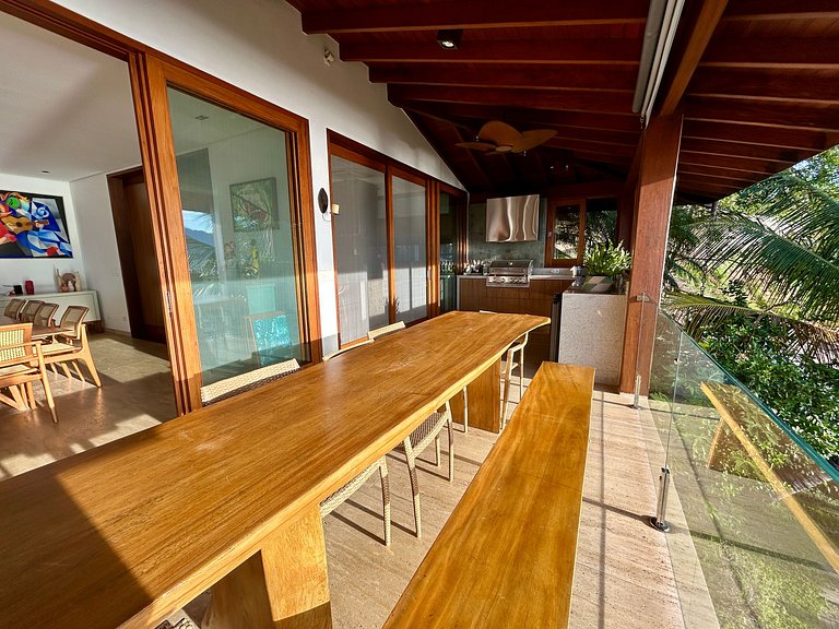 Piscina aquecida, hidro, espaço gourmet e vista