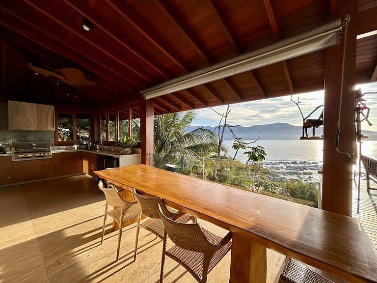 Piscina aquecida, hidro, espaço gourmet e vista