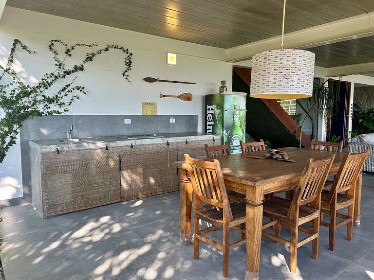 Casa em condomínio, piscina e vista espetacular