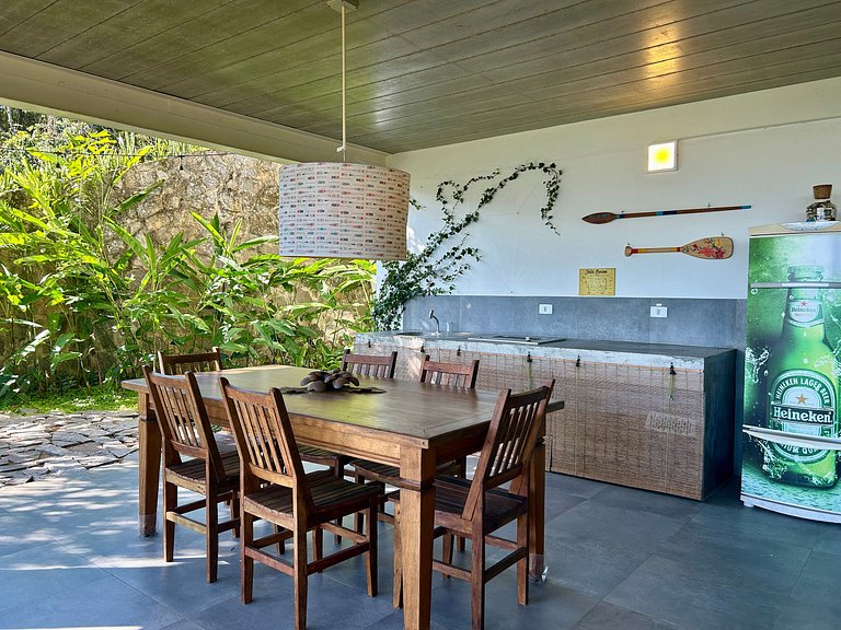 Casa em condomínio, piscina e vista espetacular
