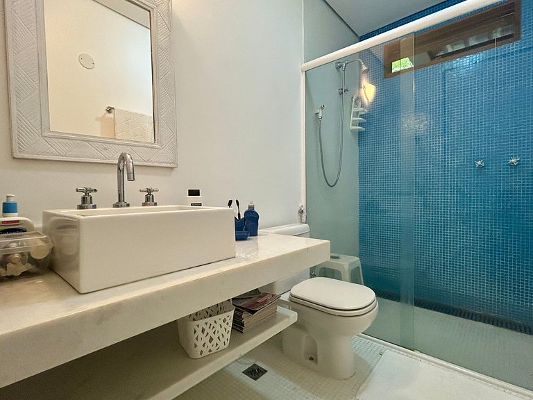 Casa em condomínio, piscina e vista espetacular