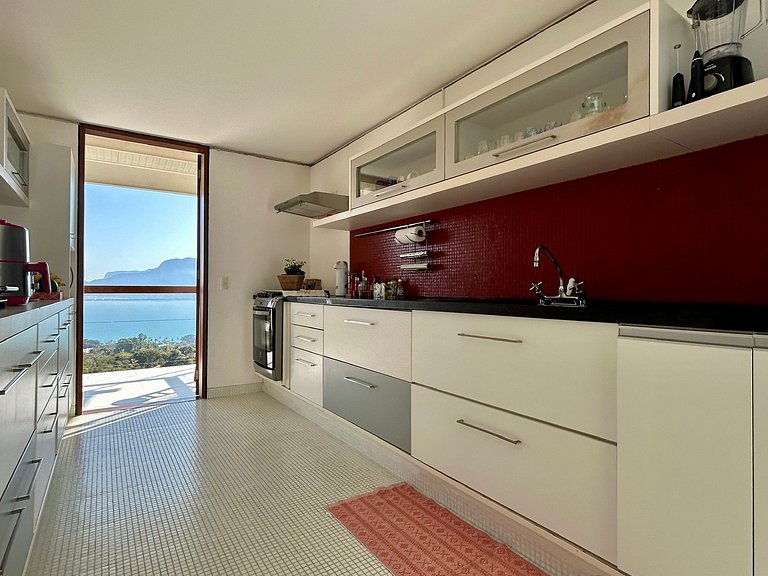 Casa em condomínio, piscina e vista espetacular