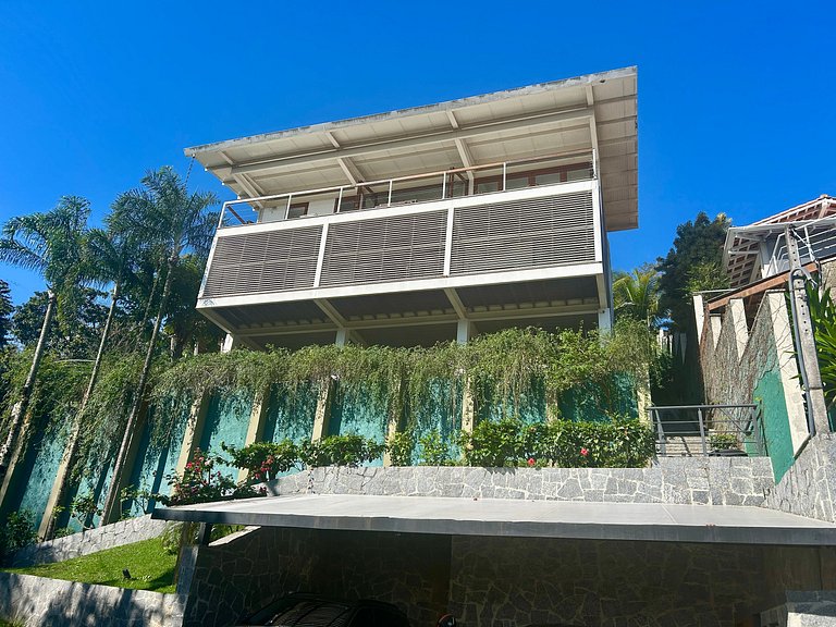 Casa em condomínio, piscina e vista espetacular