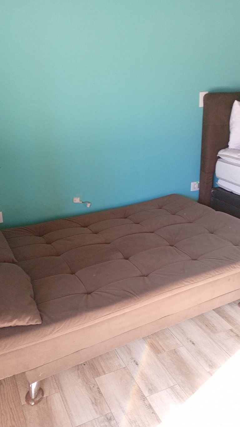 Casa com piscina, cinema, churrasqueira, área jogos e vista