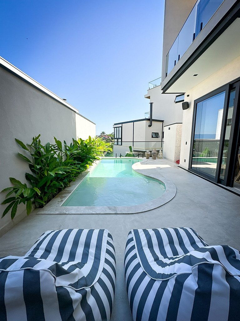 Piscina aquecida, hidro, espaço gourmet e vista