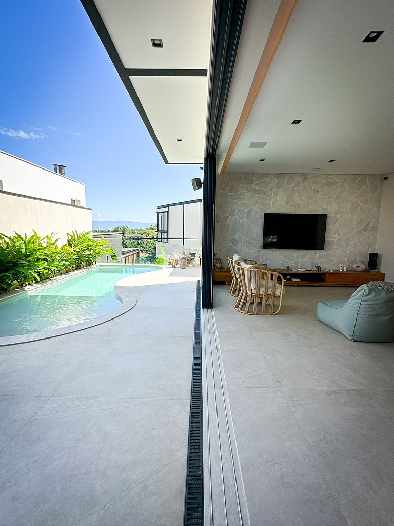 Piscina aquecida, hidro, espaço gourmet e vista