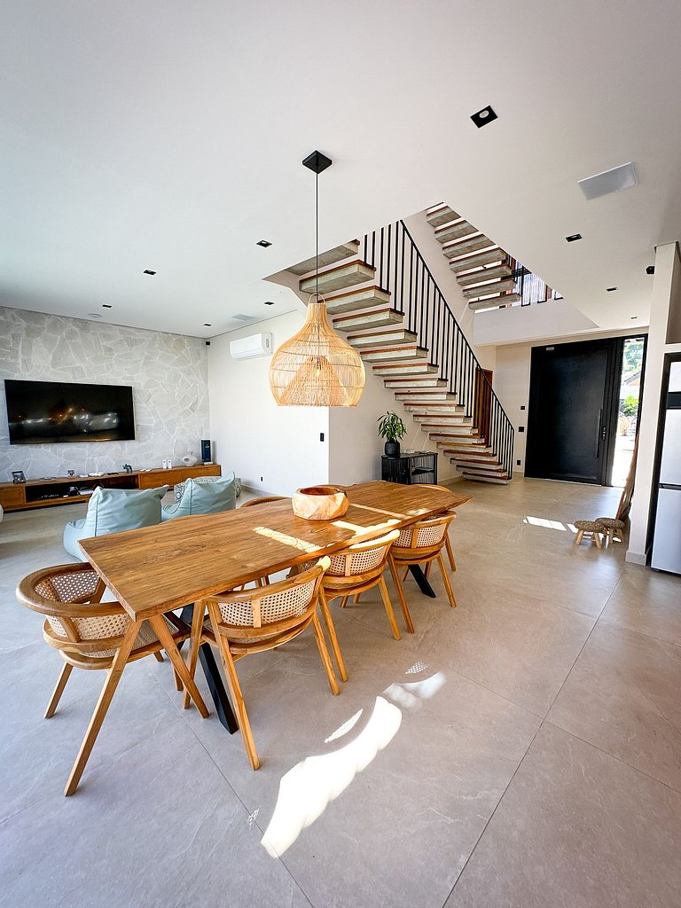Piscina aquecida, hidro, espaço gourmet e vista