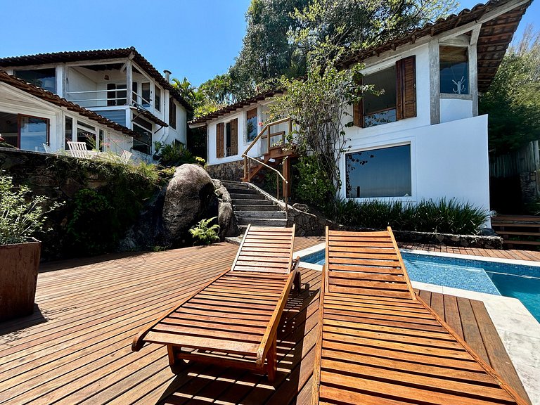 Vista deslumbrante, piscina, sauna, churrasqueira