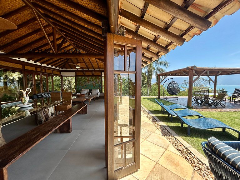 Piscina, espaço gourmet climatizado, vista mar