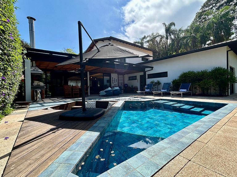 Casa de Alto Padrão no Condomínio Palmares – Frente ao Mar e