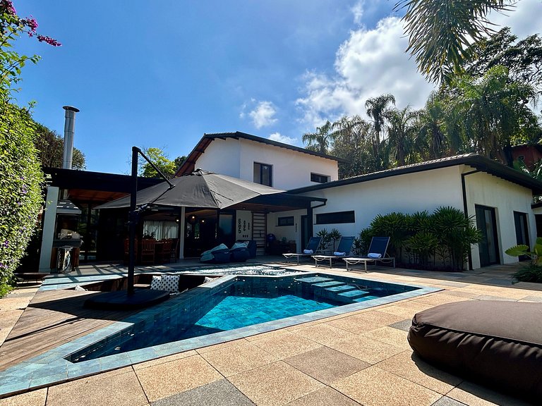 Casa de Alto Padrão no Condomínio Palmares – Frente ao Mar e