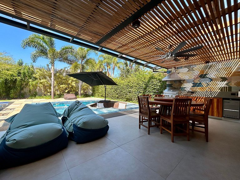 Casa de Alto Padrão no Condomínio Palmares – Frente ao Mar e