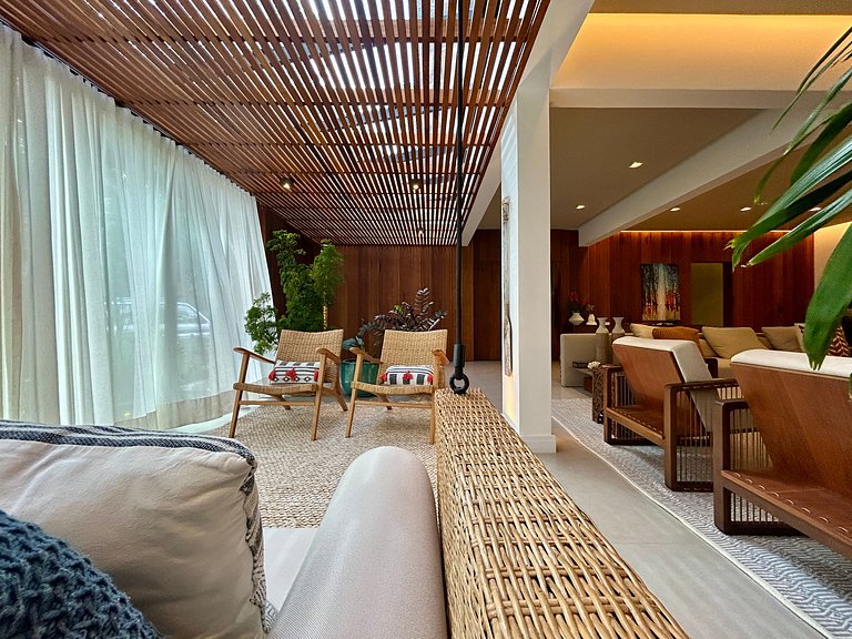 Casa de Alto Padrão no Condomínio Palmares – Frente ao Mar e