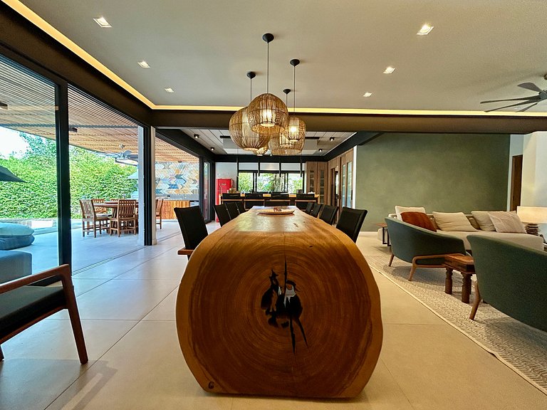 Casa de Alto Padrão no Condomínio Palmares – Frente ao Mar e