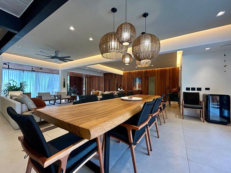 Casa de Alto Padrão no Condomínio Palmares – Frente ao Mar e