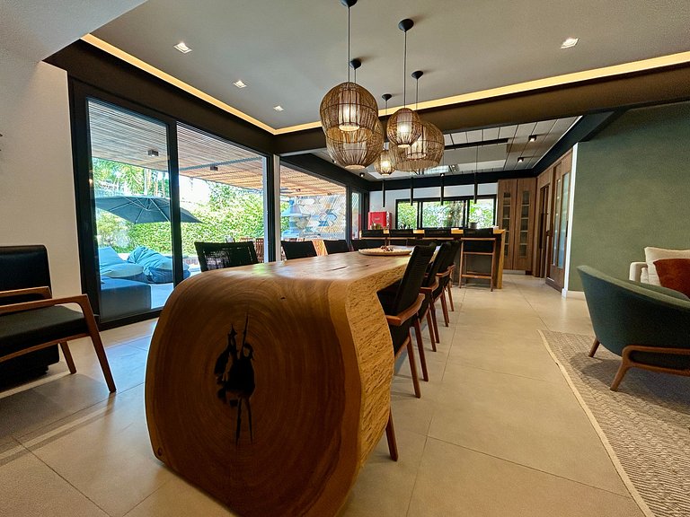 Casa de Alto Padrão no Condomínio Palmares – Frente ao Mar e