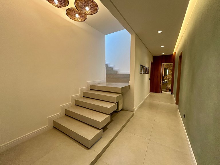 Casa de Alto Padrão no Condomínio Palmares – Frente ao Mar e