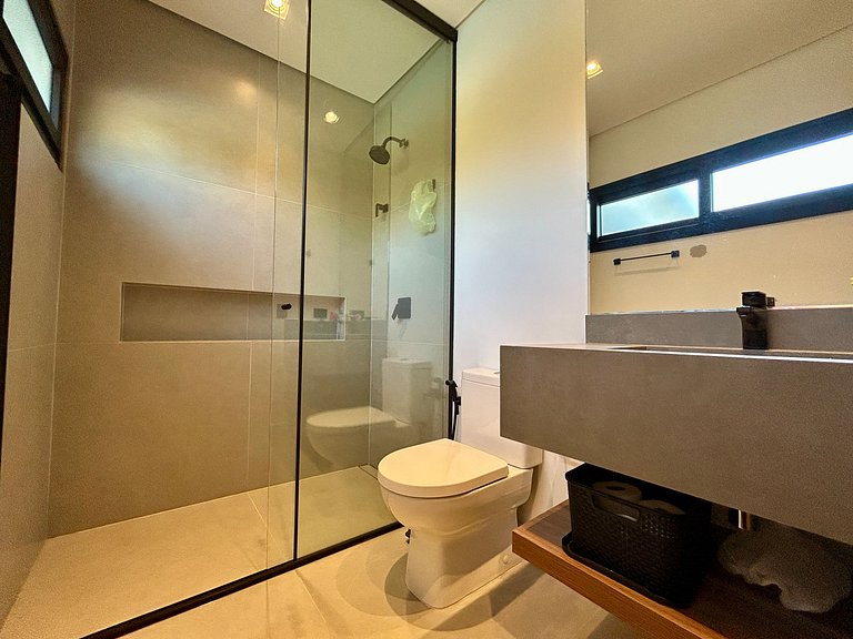 Casa de Alto Padrão no Condomínio Palmares – Frente ao Mar e