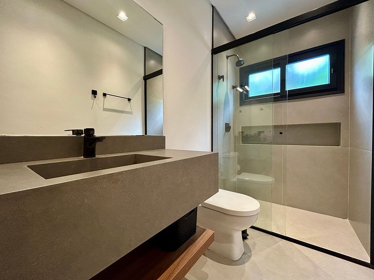 Casa de Alto Padrão no Condomínio Palmares – Frente ao Mar e