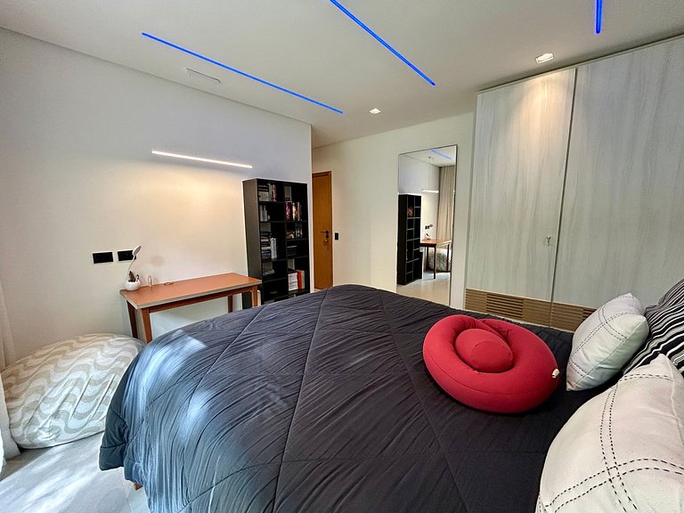 Casa de Alto Padrão no Condomínio Palmares – Frente ao Mar e