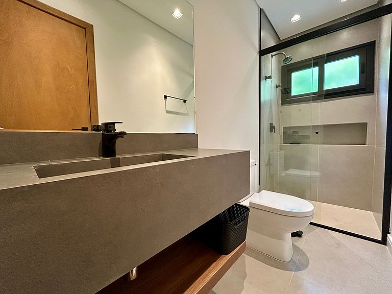 Casa de Alto Padrão no Condomínio Palmares – Frente ao Mar e