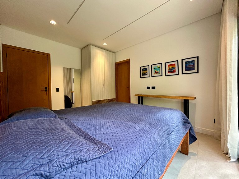 Casa de Alto Padrão no Condomínio Palmares – Frente ao Mar e