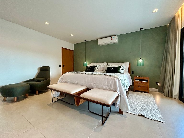 Casa de Alto Padrão no Condomínio Palmares – Frente ao Mar e