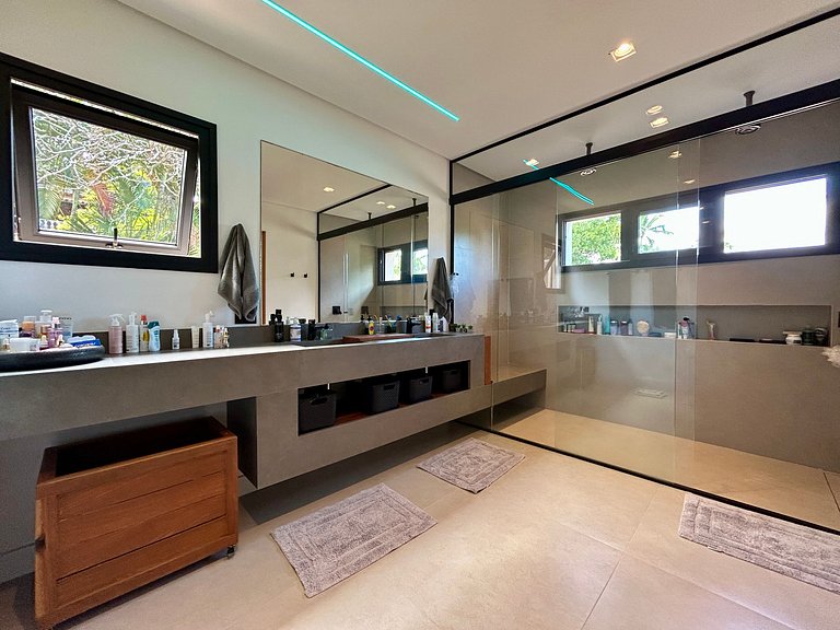 Casa de Alto Padrão no Condomínio Palmares – Frente ao Mar e