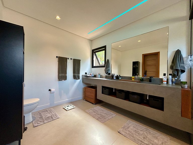 Casa de Alto Padrão no Condomínio Palmares – Frente ao Mar e