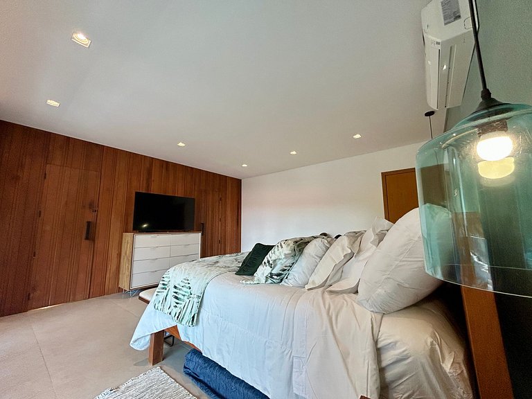 Casa de Alto Padrão no Condomínio Palmares – Frente ao Mar e