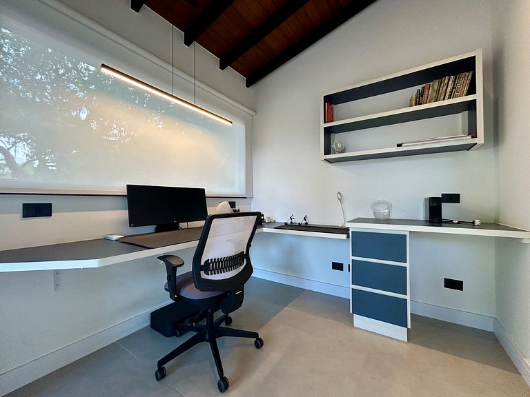 Casa de Alto Padrão no Condomínio Palmares – Frente ao Mar e