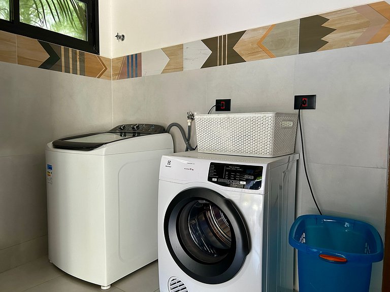 Casa de Alto Padrão no Condomínio Palmares – Frente ao Mar e