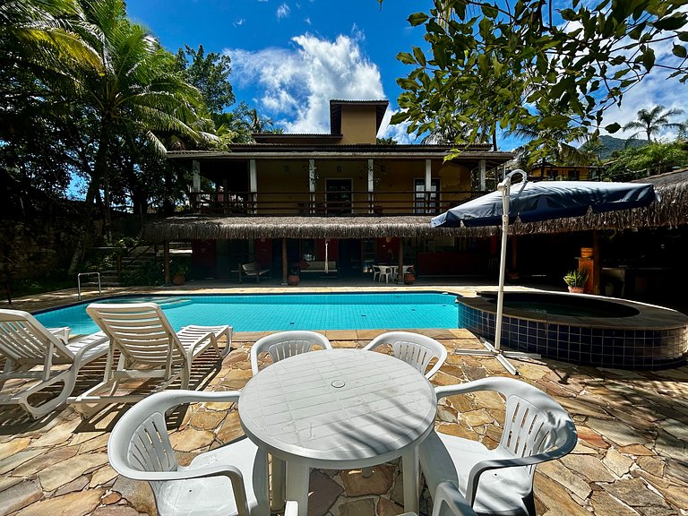 A 50m da praia Itaguassu, piscina, churrasqueira