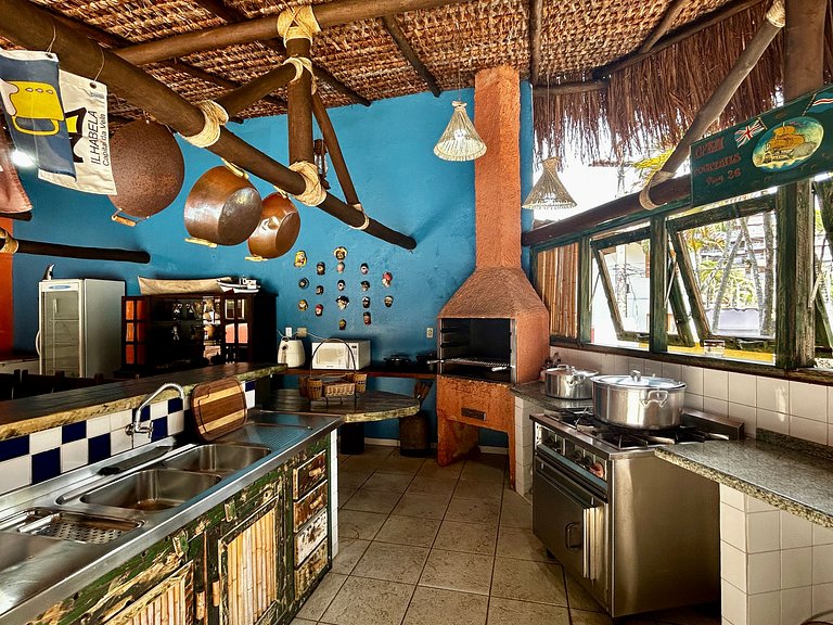 A 50m da praia Itaguassu, piscina, churrasqueira